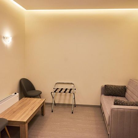 Famissi Eden Hotel 칼람파카 외부 사진